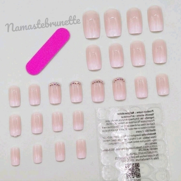 2/$16 Rhinestone Ombre Press on Nails - Picture 5 of 14